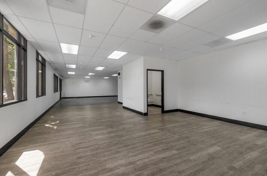 More Photos Of 30703-30719 Union City Blvd, Union City Storefront For Sale