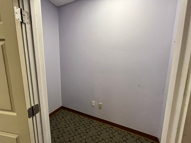 More Photos Of 18 Dartmouth St, Malden Storefront Retail Office For Lease