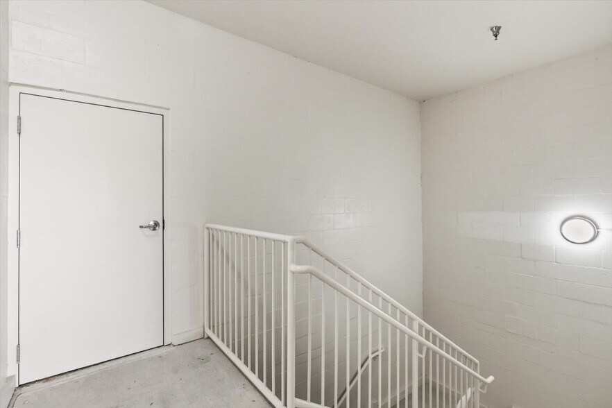 More Photos Of 1490 Sunshadow Dr, Casselberry Loft Creative Space For Lease