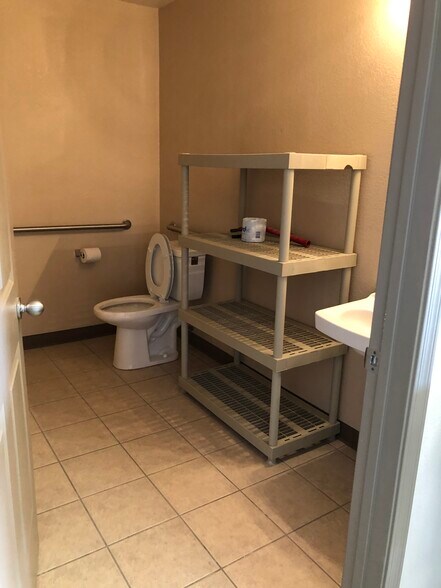 More Photos Of 5147 S Huntington Rd, Fort Mohave Industrial For Lease