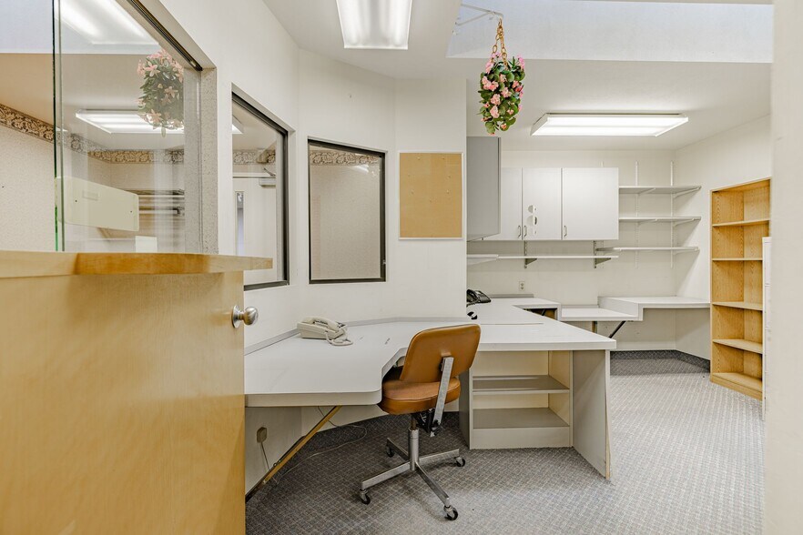 More Photos Of 2211 Lyell Ave, Rochester Medical For Lease