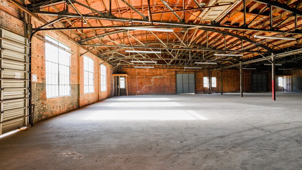 More Photos Of 10 N Milby St, Houston Warehouse For Lease