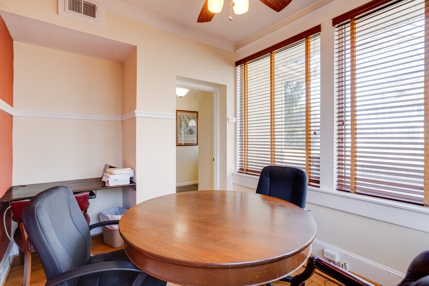 More Photos Of 407 W Pennsylvania Ave, Towson Office For Sale