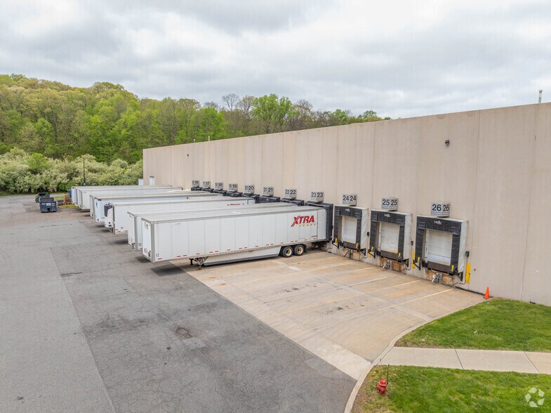 More Photos Of 350 Clark Dr, Mount Olive Warehouse For Lease