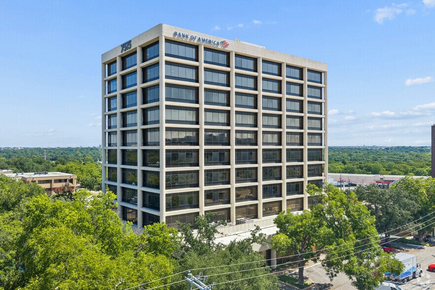 More Photos Of 7515 Greenville Ave, Dallas Medical For Lease