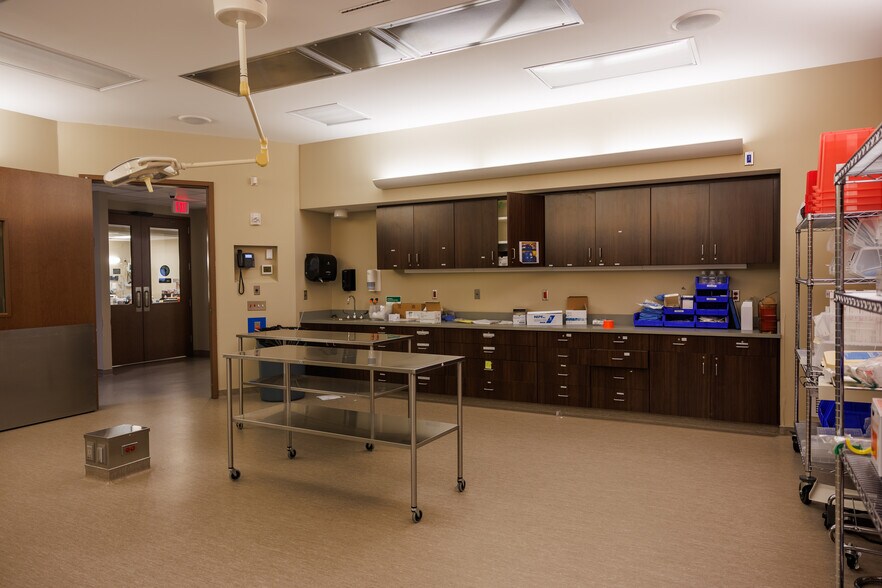 More Photos Of 1305 Lees Chapel Rd, Greensboro Medical For Sale