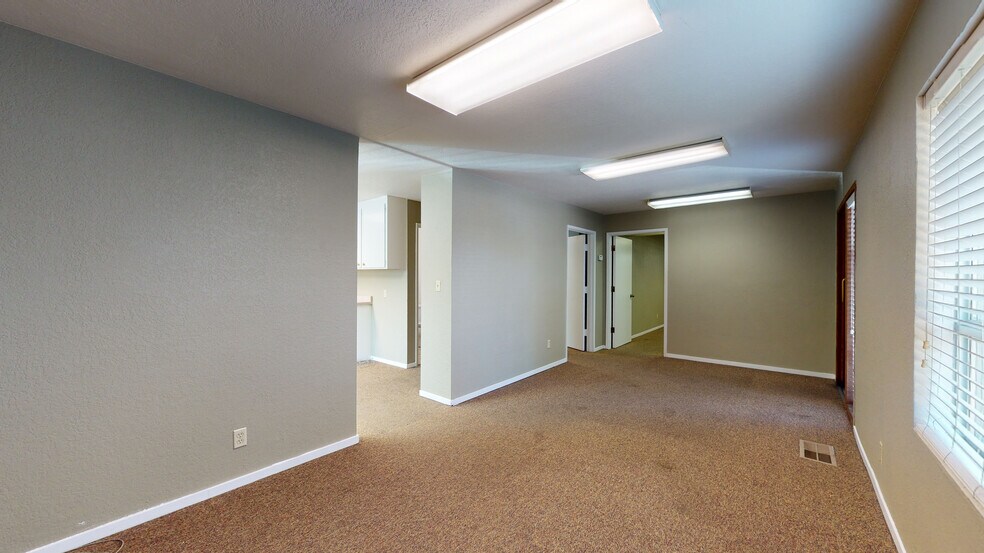 More Photos Of 1300 West St, Redding Office For Lease