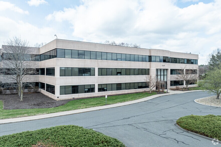 More Photos Of 200 Great Pond Dr, Windsor Office For Lease