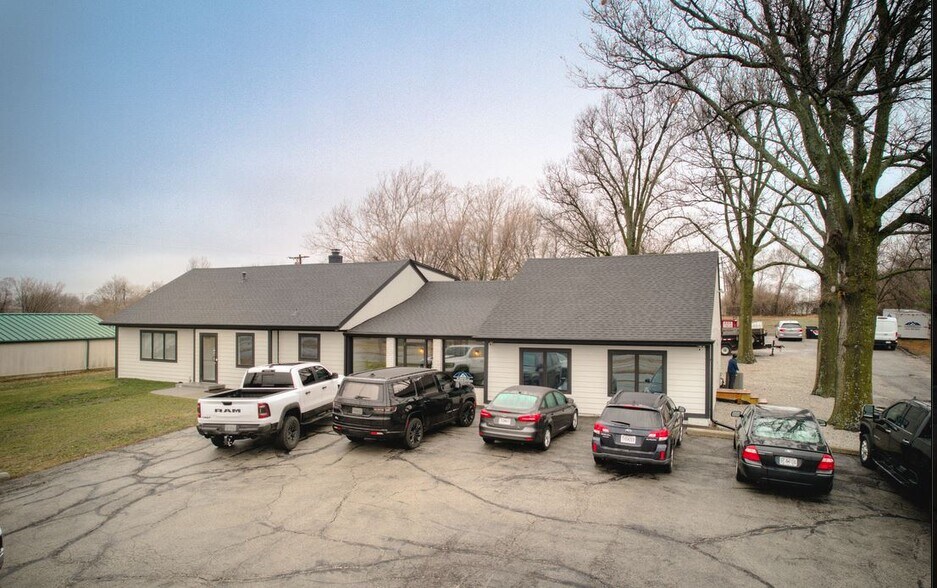 More Photos Of 1600 SW Market St, Lee's Summit Office For Sale