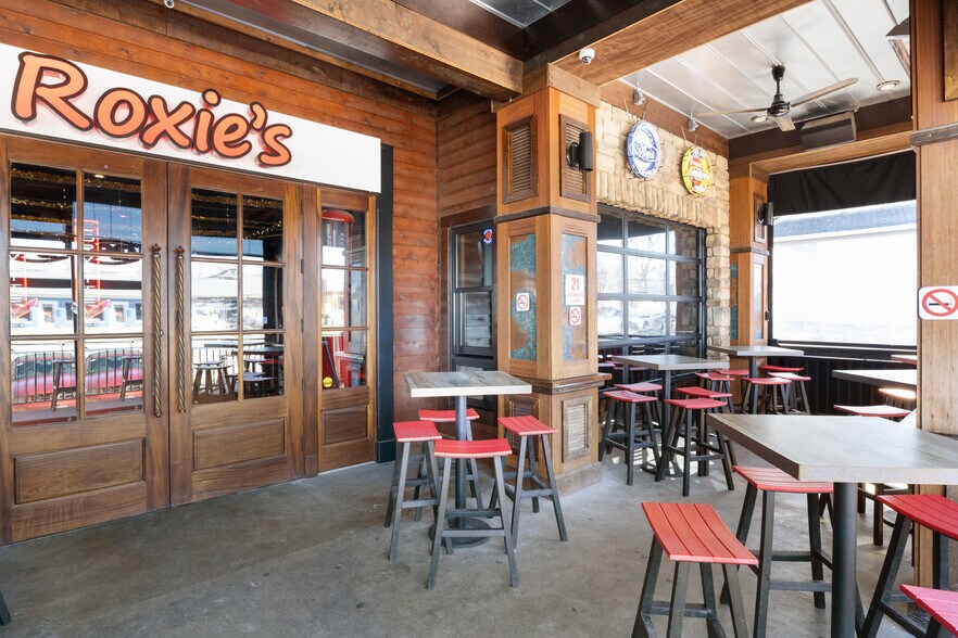 More Photos Of 1289 Bagnell Dam Blvd, Lake Ozark Restaurant For Sale