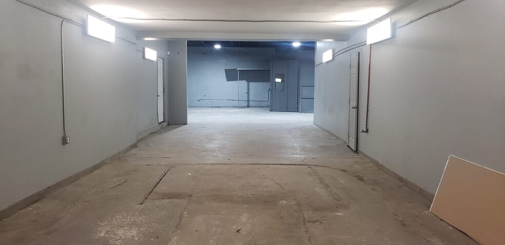 More Photos Of 17721 Sherman Way, Reseda Auto Repair For Sale