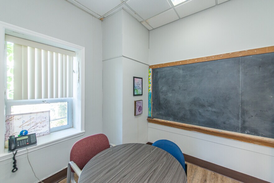 More Photos Of 215 Hill St, Boonton Schools For Lease