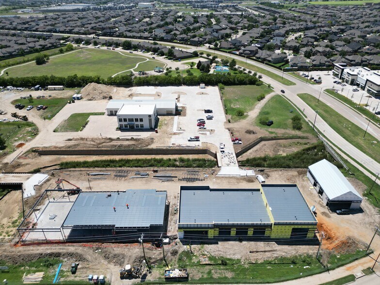 More Photos Of 9555 Harmon Rd, Fort Worth General Retail For Lease