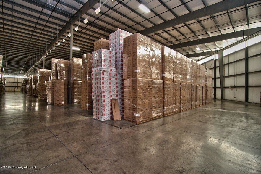 More Photos Of 220 Oak Hill Rd, Mountain Top Distribution For Sale