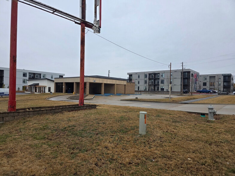 More Photos Of 401 N 2nd St, Rogers Office For Lease