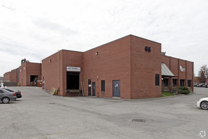 More Photos Of 65 W Beaver Creek Rd, Richmond Hill Warehouse For Lease