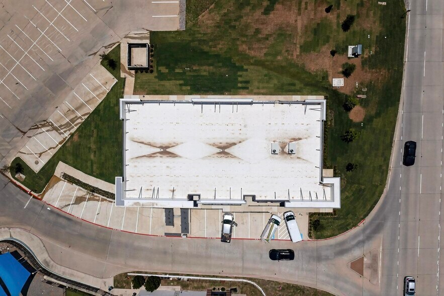 More Photos Of 8500 Olympus Blvd, Irving Office For Sale