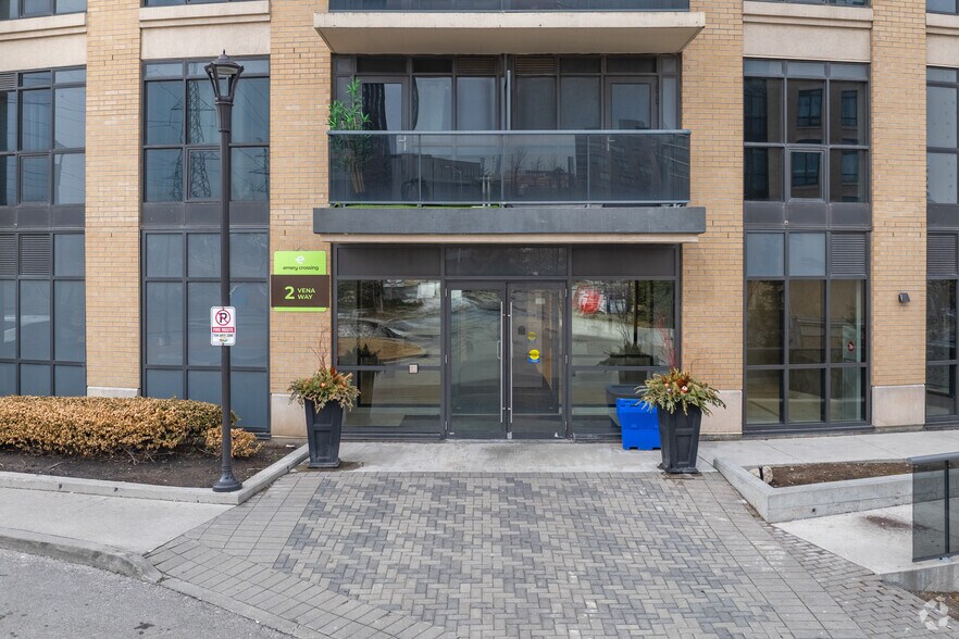 More Photos Of 2 Vena Way, Toronto Apartments For Lease