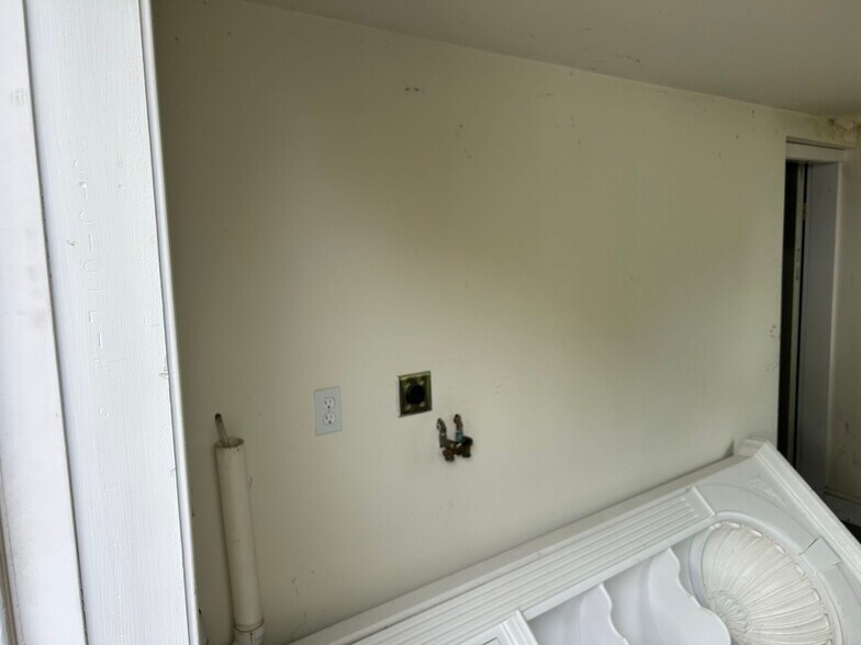 More Photos Of 177-179 Massachusetts Ave, North Andover Apartments For Sale