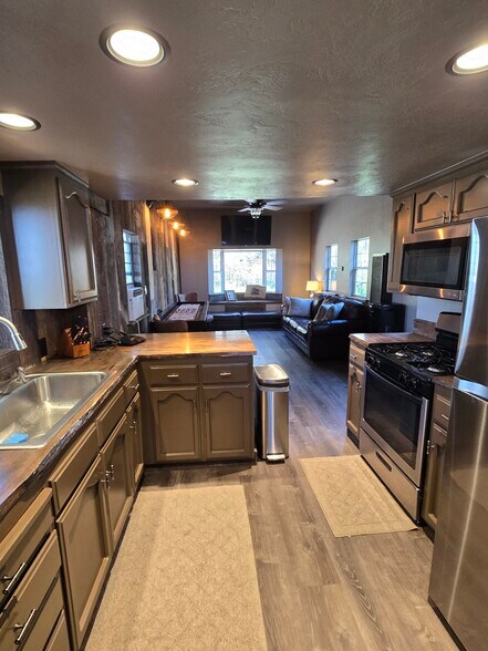 More Photos Of 18896 Grangeville Blvd, Lemoore Specialty For Sale