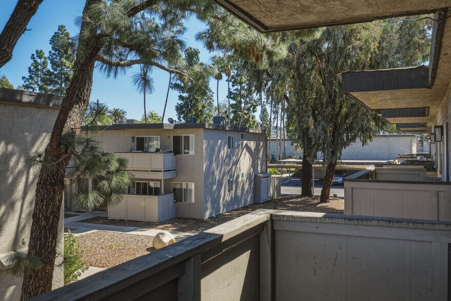 More Photos Of 725 N Fig St, Escondido Apartments For Sale