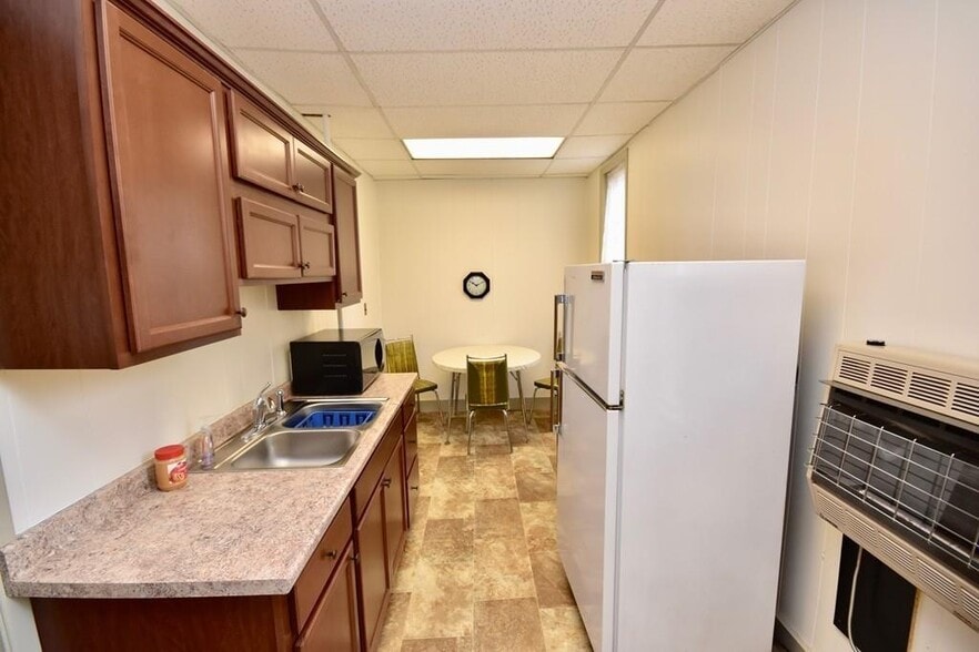 More Photos Of 1500 N Main St, Palmer Office Residential For Sale