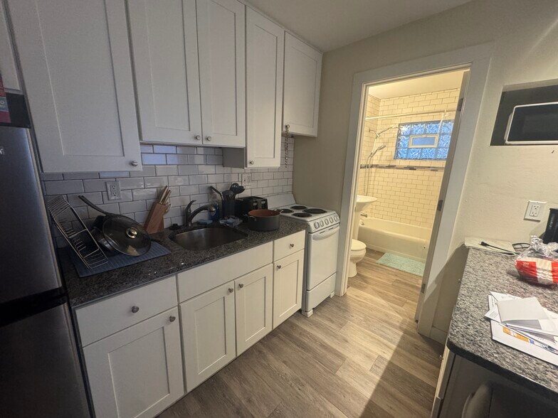 More Photos Of 944 N 20th St, Milwaukee Apartments For Sale