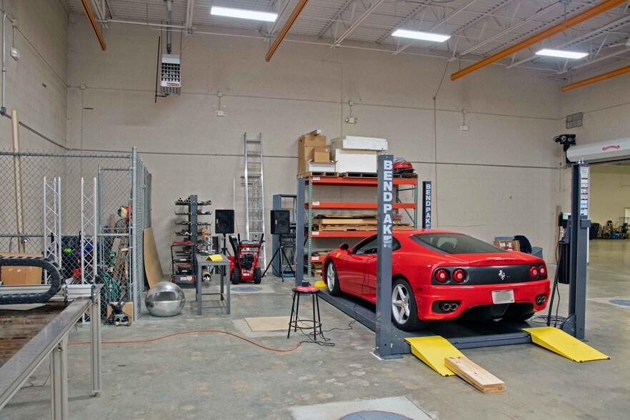 More Photos Of 3051 Delta Marine Dr, Reynoldsburg Light Manufacturing For Sale