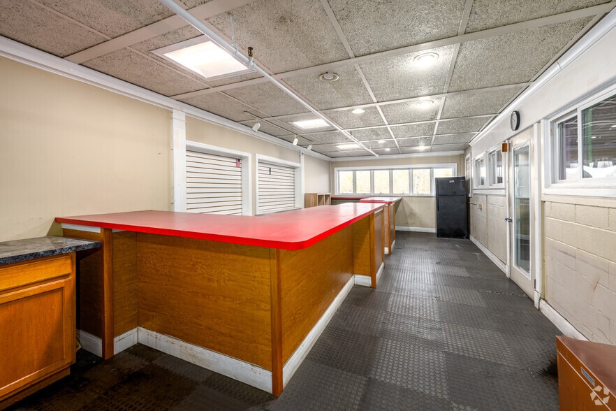 More Photos Of 7000 Old Landover Rd, Landover Warehouse For Lease