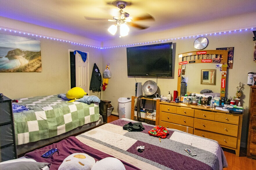 More Photos Of , Los Angeles Multifamily For Sale