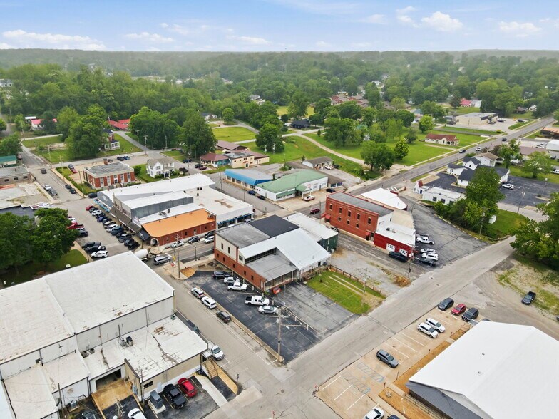 More Photos Of 805 Main St, Cassville General Retail For Sale
