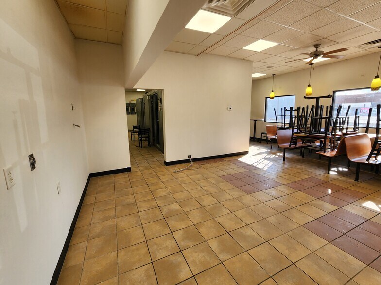 More Photos Of 108 E Pine St, East Prairie Restaurant For Sale