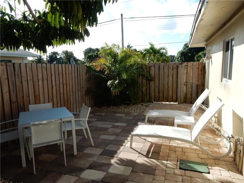 More Photos Of 231 SW 15th St, Pompano Beach Apartments For Sale