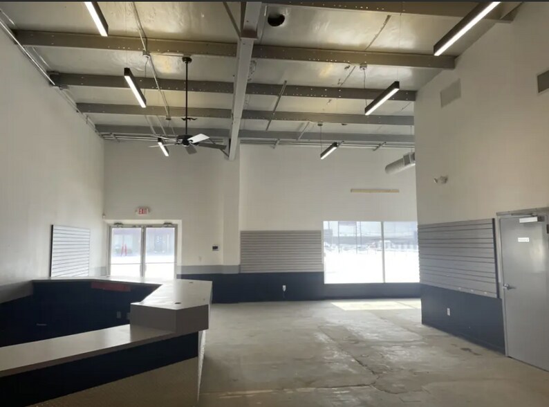 More Photos Of 3815 S Limit Ave, Sedalia Storefront Retail Office For Lease
