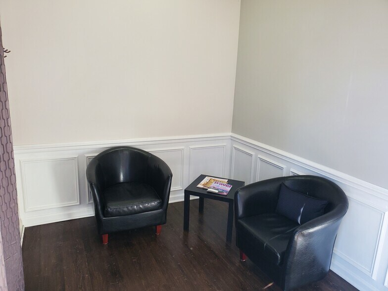 More Photos Of 417-423 Hamilton St, Geneva General Retail For Lease