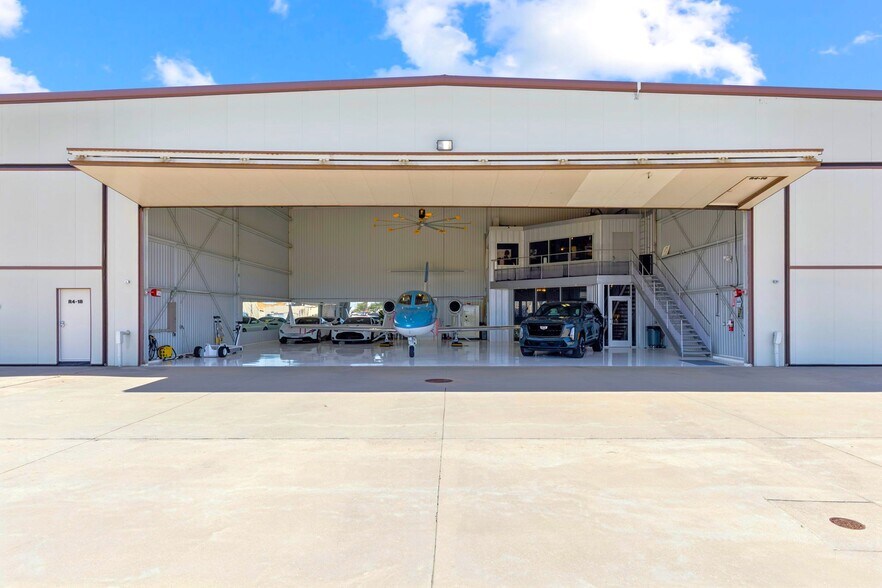 More Photos Of 15809 Addison Rd, Addison Airplane Hangar For Sale