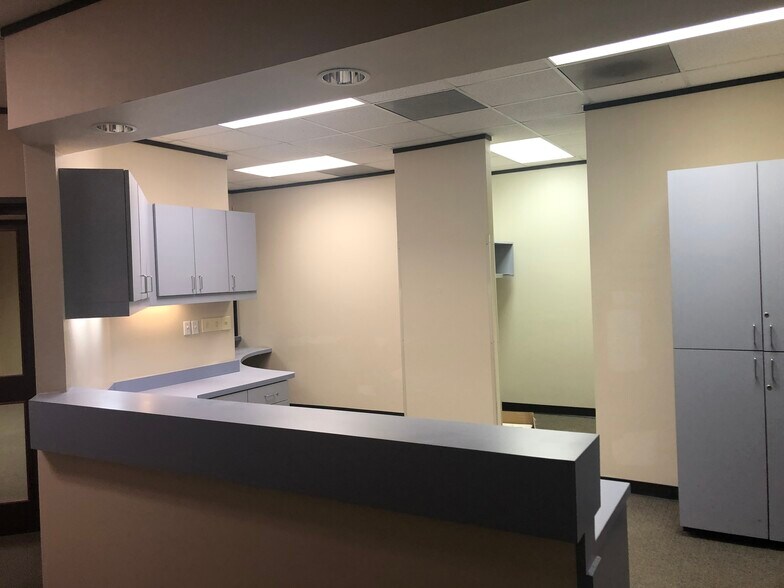 More Photos Of 1330 Kingwood Dr, Kingwood Medical For Lease