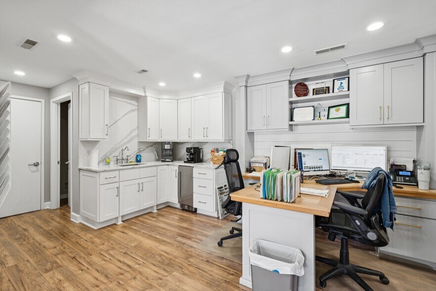 More Photos Of 4509 Savannah Hwy, Ravenel Unknown For Lease