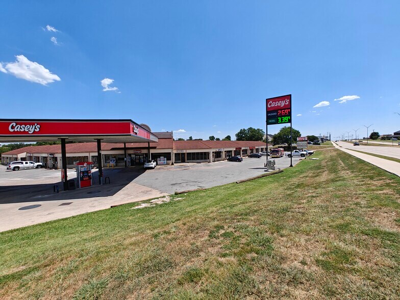 Primary Photo Of 2121 N FM 1417, Sherman Service Station For Sale
