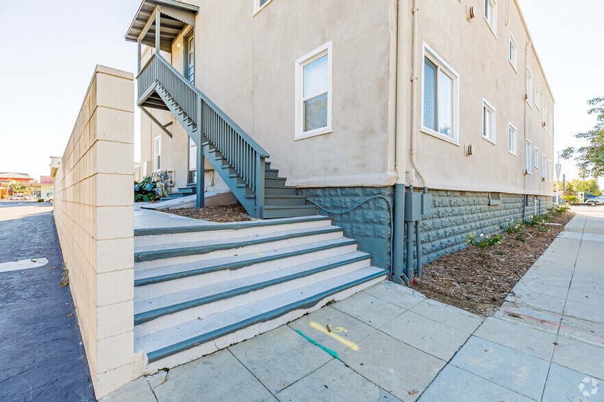 More Photos Of 630 W Washington St, San Diego Apartments For Sale