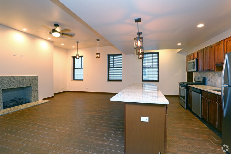 More Photos Of 7 S Stolp Ave, Aurora Apartments For Lease