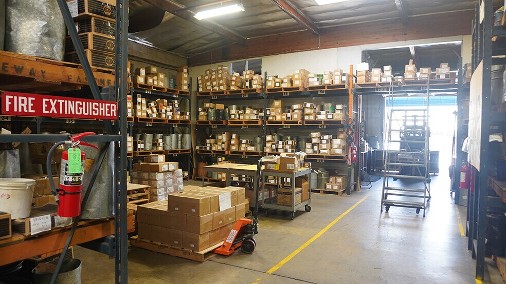 More Photos Of 15512 Vermont Ave, Paramount Warehouse For Sale