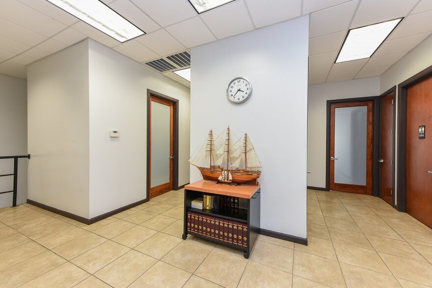More Photos Of 4001 Navigation Blvd, Houston Warehouse For Sale