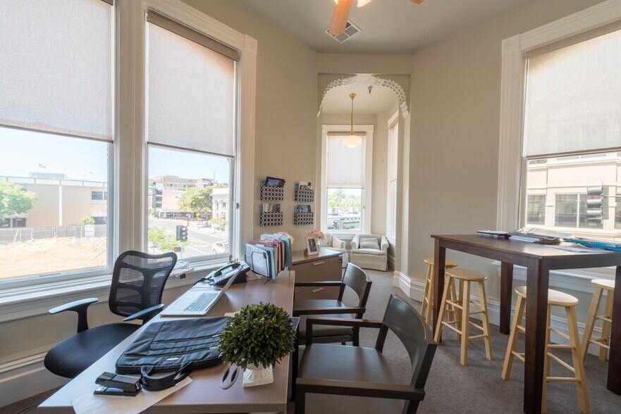 More Photos Of 942-948 Main St, Napa Storefront Retail Office For Lease