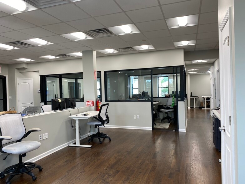 More Photos Of 87 New Dorp Plaza, Staten Island Loft Creative Space For Lease