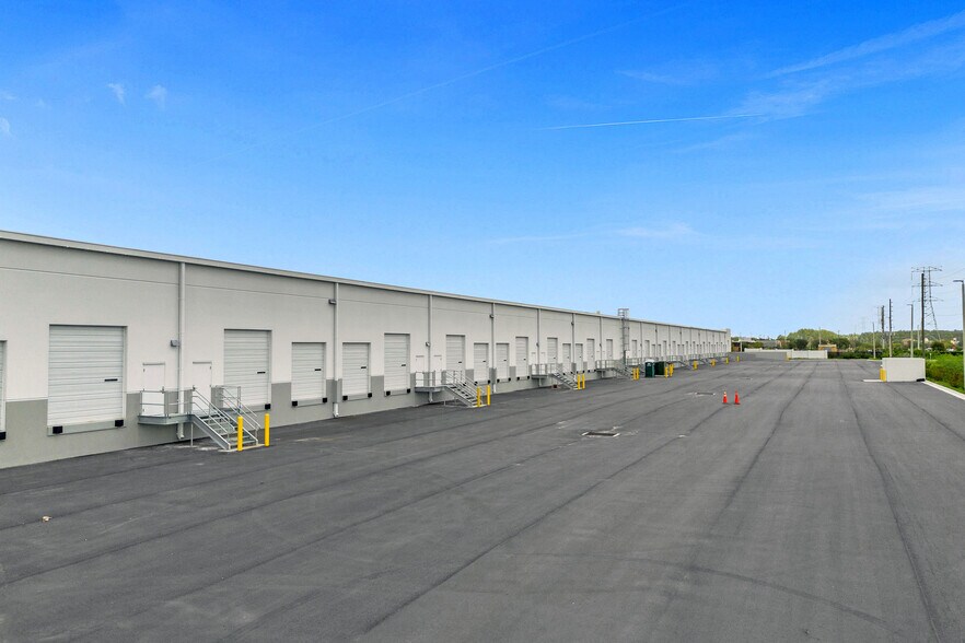 More Photos Of 6275 S Goldenrod Rd, Orlando Unknown For Lease