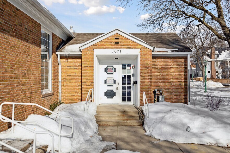 More Photos Of 1671 Summit Ave, Saint Paul Religious Facility For Sale