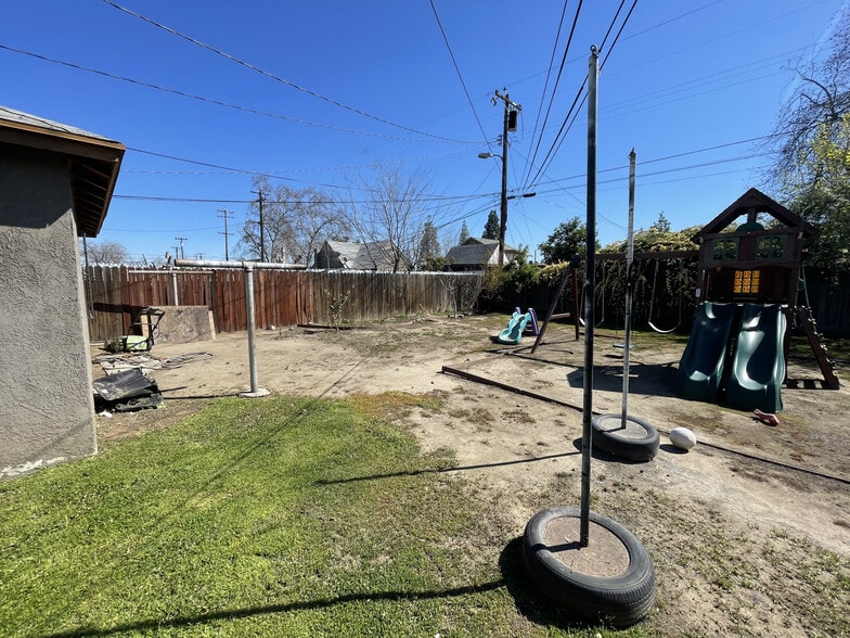 More Photos Of 1313 Brundage Ln, Bakersfield Office For Lease