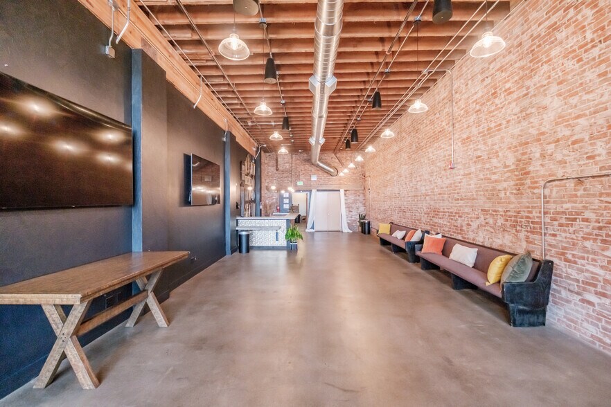 More Photos Of 794 S Main St, Lebanon Storefront Retail Office For Lease