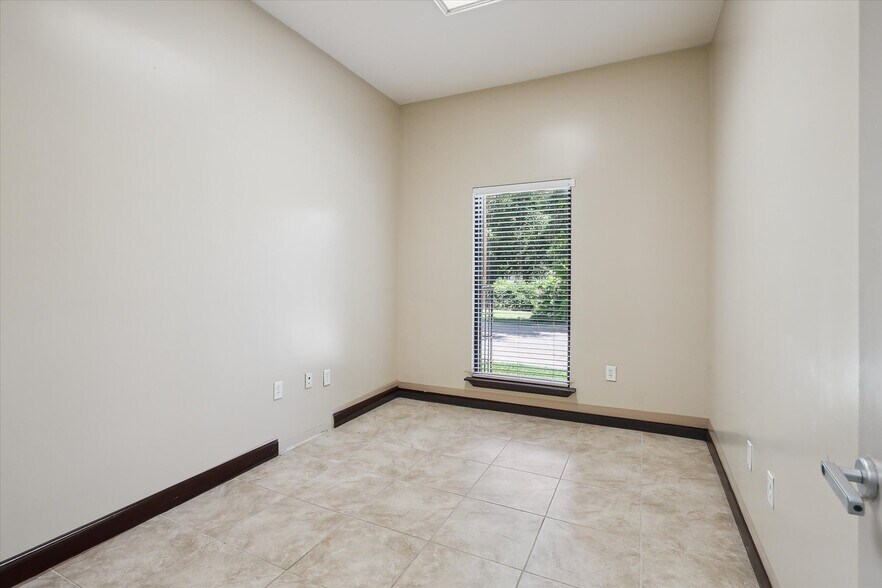 More Photos Of 3403 N Beach St, Fort Worth Medical For Lease